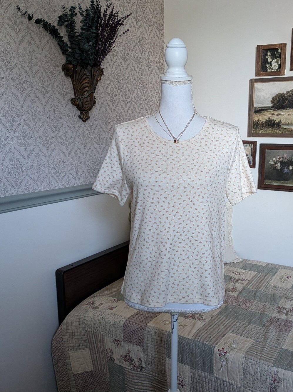 NWT Things Between Ivory Ditsy Floral 100% Cotton Tee M Pointelle